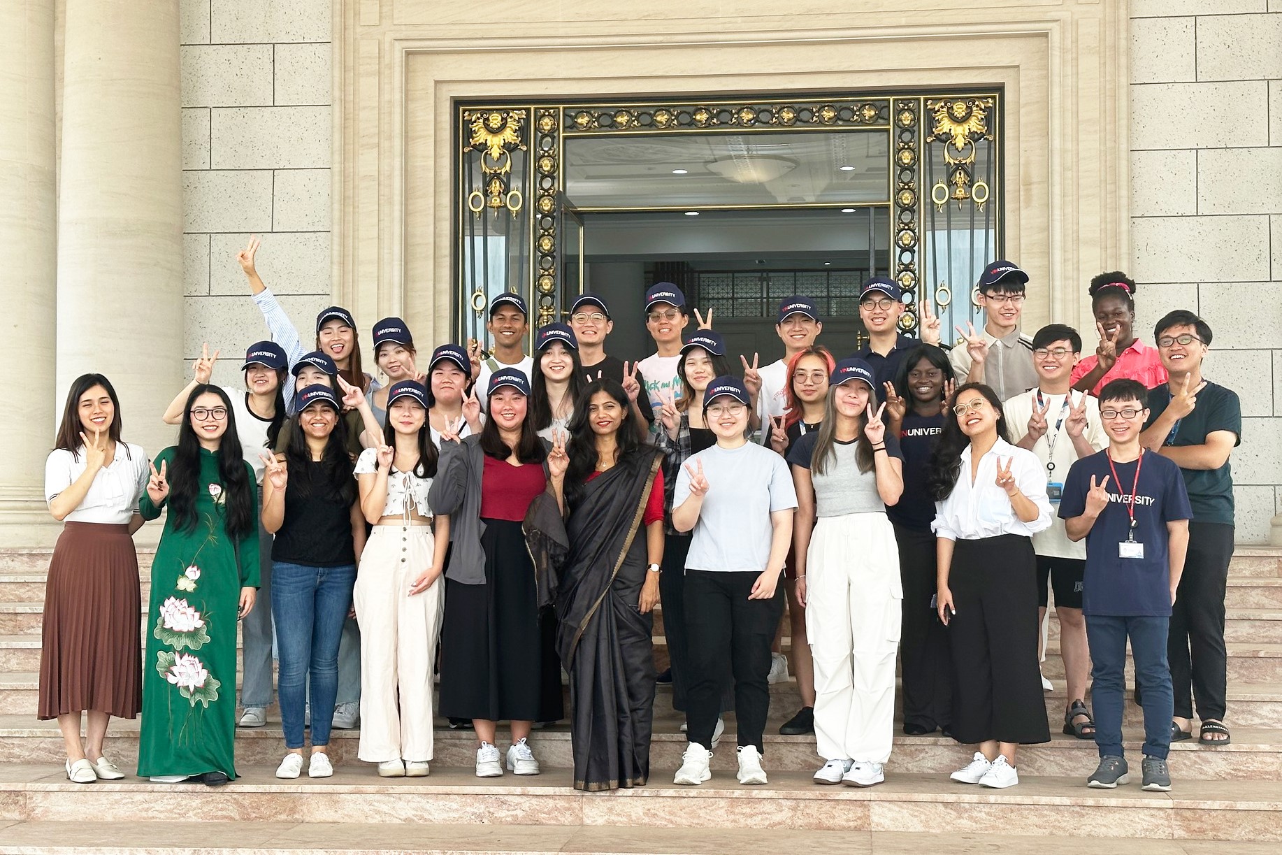 Chào mừng Đoàn Sinh viên và đại diện Đại học Khoa học Công nghệ Hong Kong đến Việt Nam