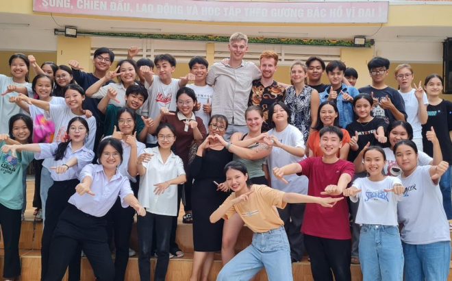 Hành trình một năm “Người dân Khánh Hòa nói tiếng Anh” và những con số ấn tượng