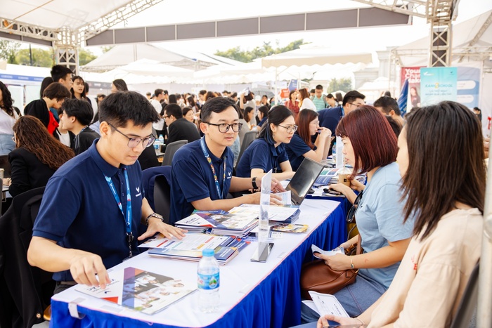 Nên thi TOEIC hay IELTS: Lựa chọn nào phù hợp với bạn? hình 3 nen-thi-toeic-hay-ielts-lua-chon-nao-phu-hop-voi-ban-hinh-3.jpg