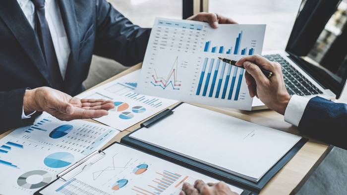 Senior Marketing Executive là gì? Hiểu rõ vị trí quan trọng trong doanh nghiệp hình 3 senior-marketing-executive-la-gi-hieu-ro-vi-tri-quan-trong-trong-doanh-nghiep-hinh-3.jpg