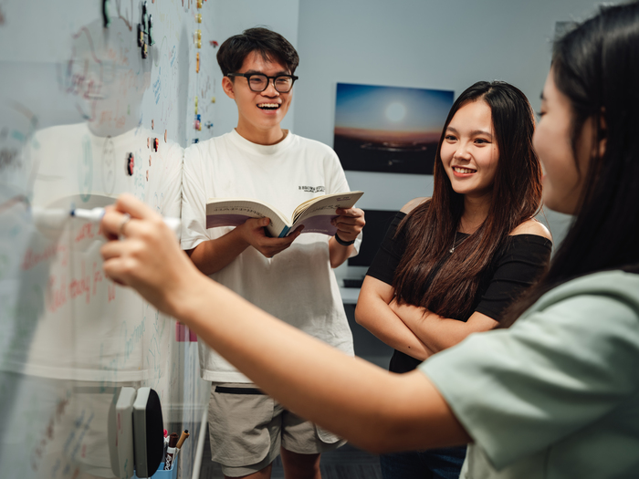 Tìm hiểu cách sử dụng preposition trong IELTS hình 2 tim-hieu-cach-su-dung-preposition-trong-ielts-hinh-2.jpg