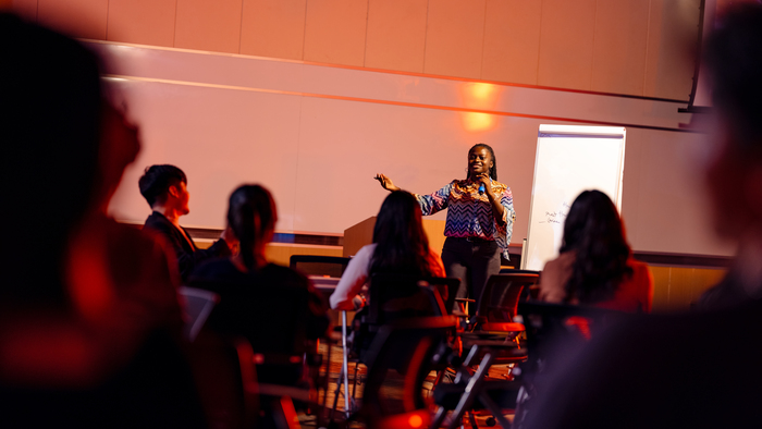 Ưu và nhược điểm khi học tiếng Anh trên mạng hình ảnh 4 Uu-va-nhuoc-diem-khi-hoc-tieng-anh-tren-mang-hinh-anh-4.jpg