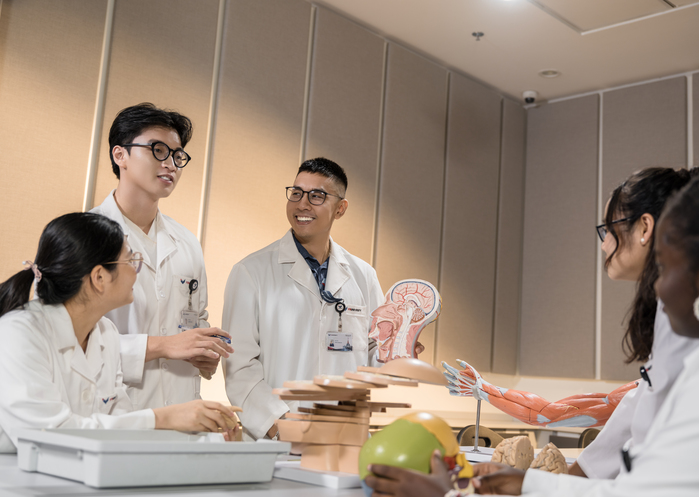 Điều dưỡng học trường nào chất lượng tốt nhất hiện nay? hình 4 dieu-duong-hoc-truong-nao-chat-luong-tot-nhat-hien-nay-hinh-4.jpg