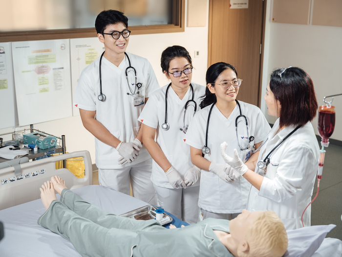 Điều dưỡng lương bao nhiêu? Những yếu tố quan trọng ảnh hưởng đến mức lương điều dưỡng hình 5 dieu-duong-luong-bao-nhieu-nhung-yeu-to-quan-trong-anh-huong-den-muc-luong-dieu-duong-hinh-5.jpg