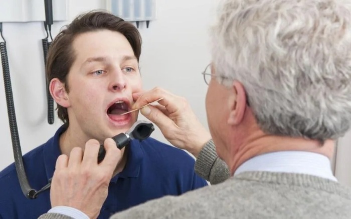 Ung thư amidan: Nguyên nhân, triệu chứng và phương hướng điều trị hình ảnh 2 ung-tu-amidan-nguyen-nhan-trieu-chung-va-phuong-huong-dieu-tri-hinh-anh-2.jpg