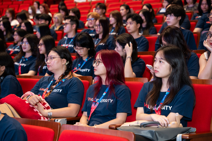 Transitive Verb là gì? Cách nhận biết và sử dụng hiệu quả trong tiếng Anh hình 4 transitive-verb-la-gi-cach-nhan-biet-va-su-dung-hieu-qua-trong-tieng-anh-hinh-4.jpg