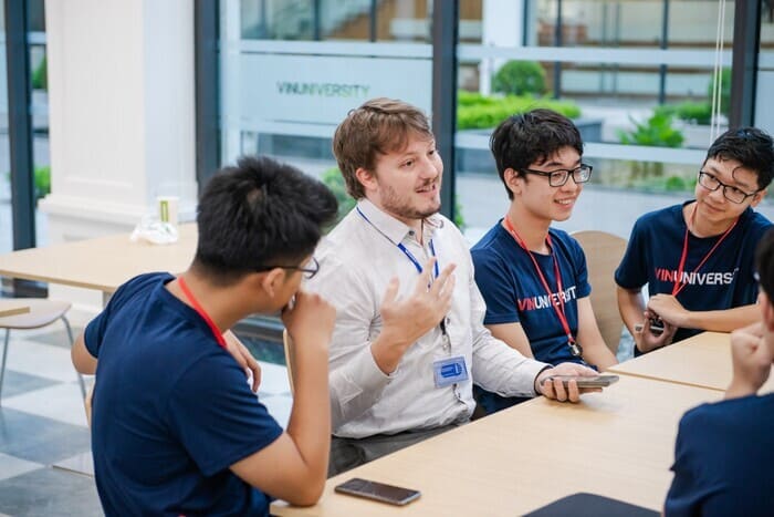 Giải đáp "Offer to V hay Ving": Đâu là cách dùng đúng trong tiếng Anh? hình 3 giai-dap-offer-to-v-hay-ving-dau-la-cach-dung-dung-trong-tieng-anh-hinh-3.jpg