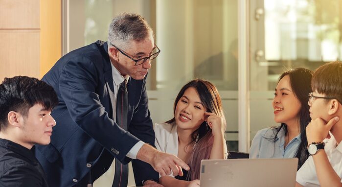 Break a leg là gì? Cách sử dụng Break a leg trong tiếng Anh hình 3 break-a-leg-la-gi-cach-su-dung-break-a-leg-trong-tieng-anh-hinh-3.jpg