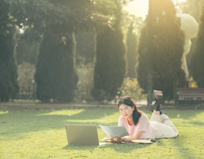 Follow up Là Gì? Cách dùng, cấu trúc và ví dụ thực tế hình 3 follow-up-la-gi-cach-dung-cau-truc-va-vi-du-thuc-te-hinh-3.jpg