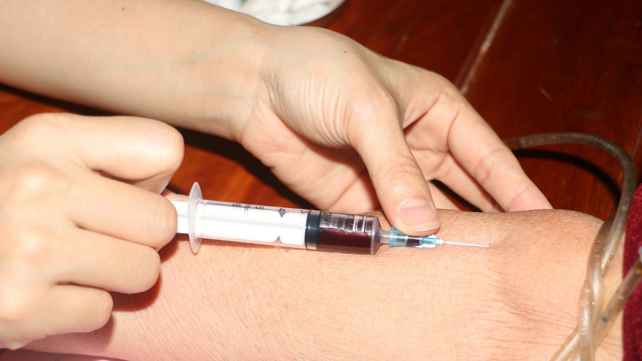 Quy trình lấy mẫu máu đúng cách và thời điểm phù hợp