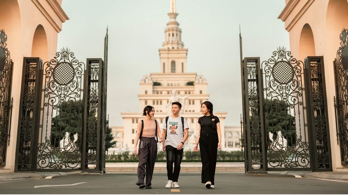 Turn down là gì? Cách sử dụng trong ngữ pháp tiếng Anh hình 4 turn-down-la-gi-cach-su-dung-trong-ngu-phap-tieng-anh-hinh-4.jpg