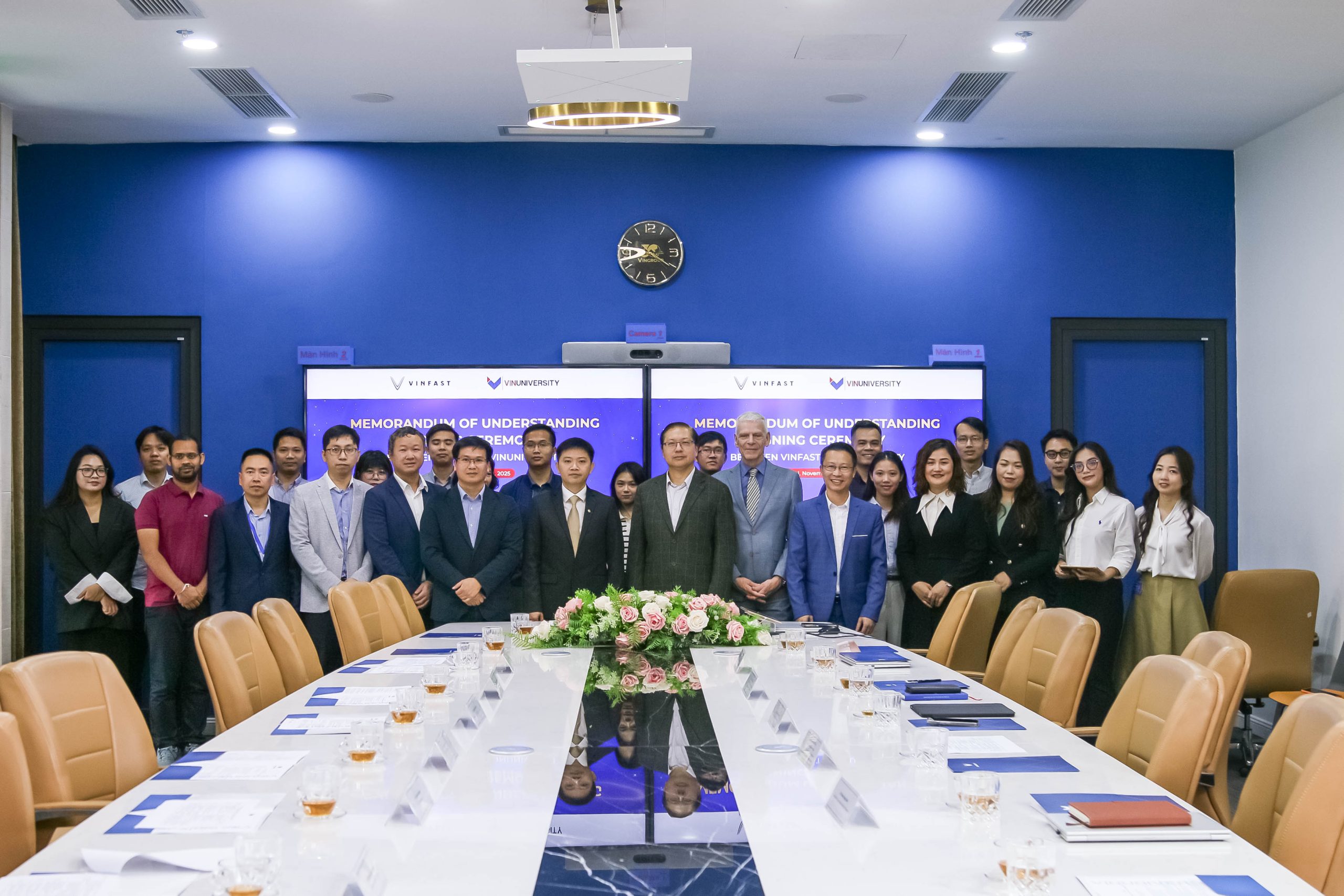 Collaboration to Advance Battery Innovation and Cutting-edge Materials for a Green and Sustainable Energy Future: VinUni Signs MoU with VinFast