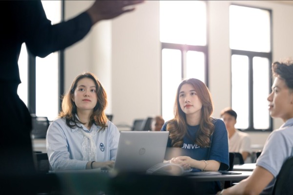 VinUniversity’s business programs integrate theory and practice, offering real-world projects and a global professional network.