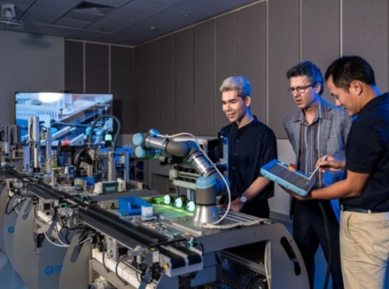 Sinh viên ngành Khoa học Máy tính được đào tạo chuyên sâu về AI, dữ liệu lớn và lập trình hệ thống