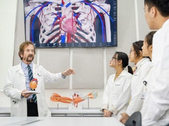 Nhóm đối tượng có chuyên môn Y - Dược