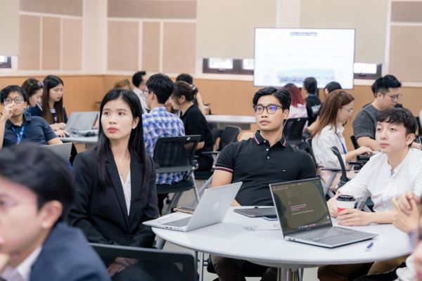 Học Cao học MBA thực chiến tại Viện Kinh doanh quản trị VinUni