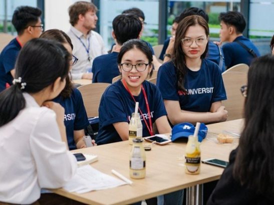  Học Marketing thực chiến tại viện Kinh doanh Quản trị VinUni