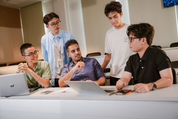 Data Science projects require constant interaction with engineers, domain experts, and executive leadership