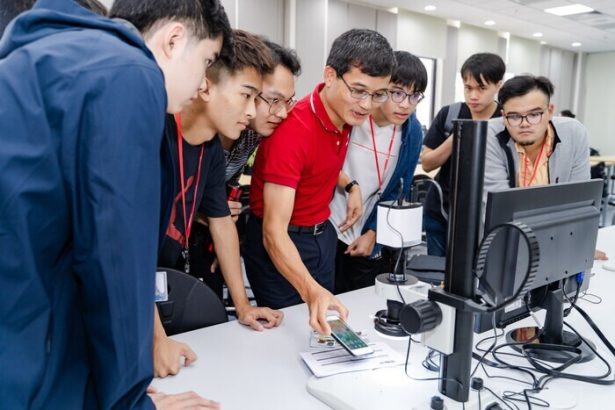 Early exposure to computational thinking relevant to Computer Science