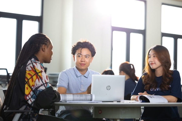 The step-by-step counseling process helps students evaluate their profiles, identify academic goals, and apply to partner universities.