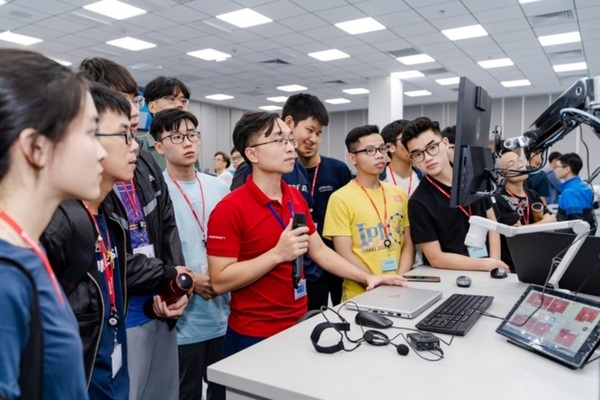 VinUni là nơi chắp cánh cho những tài năng công nghệ làm chủ Hadoop.