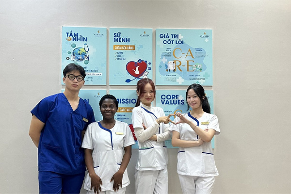 Tiếng Anh mở rộng cánh cửa học tập, việc làm và hội nhập quốc tế cho sinh viên điều dưỡng.