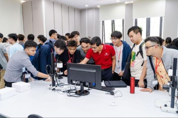 Advanced algorithms coordinate multiple robots and optimize time, cost, and resources in construction automation.