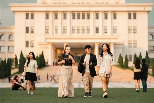 VinUniversity is shaping future leaders in automation and robotics in construction through education and research.