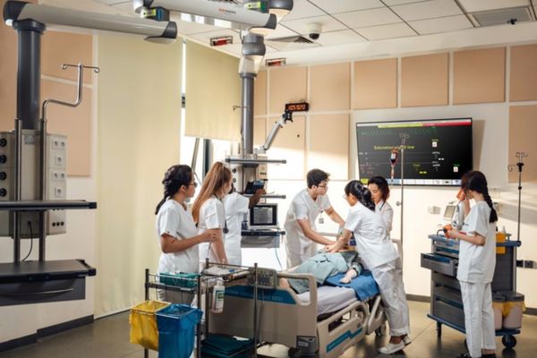 Các ngôi trường y khoa quốc tế có mức học phí ngành điều dưỡng hàng trăm triệu đồng